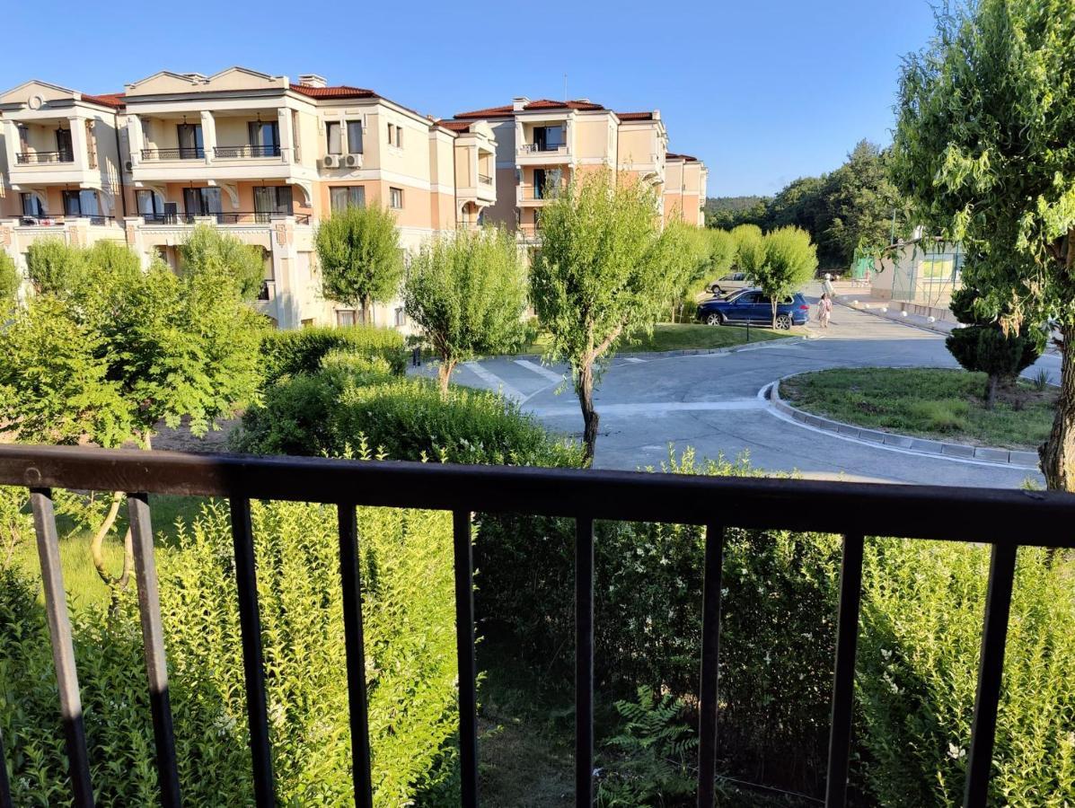 Green Life Private Apartments Созополь Экстерьер фото