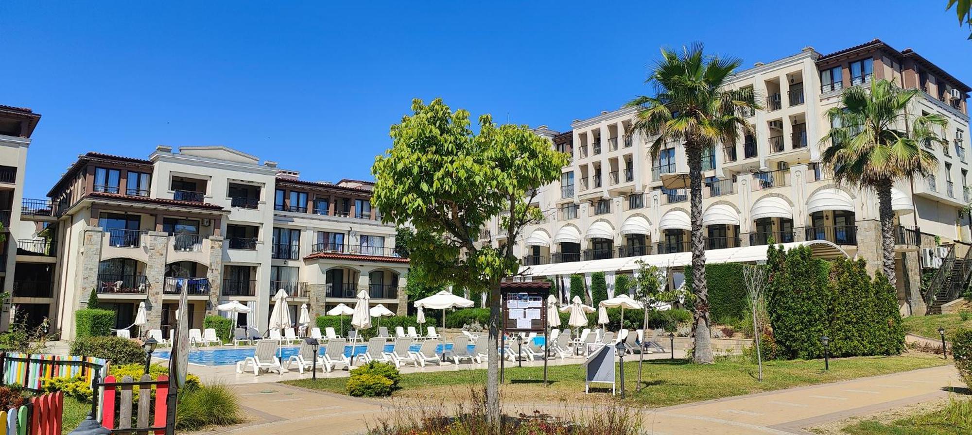 Green Life Private Apartments Созополь Экстерьер фото